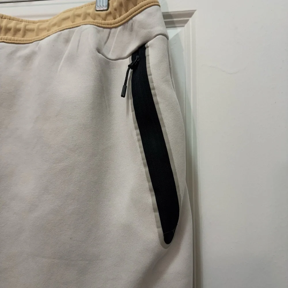 Nike Sportswear Tech Fleece Joggers Cream Light Bone - Picture 11 of 14